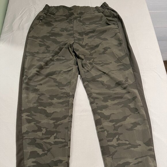 Athleta Camo Lined Jogger Size 6 - Picture 1 of 10